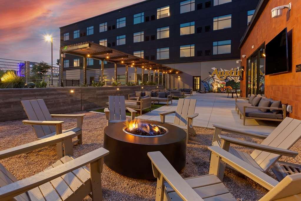 Cambria Hotel Austin Airport Удобства фото