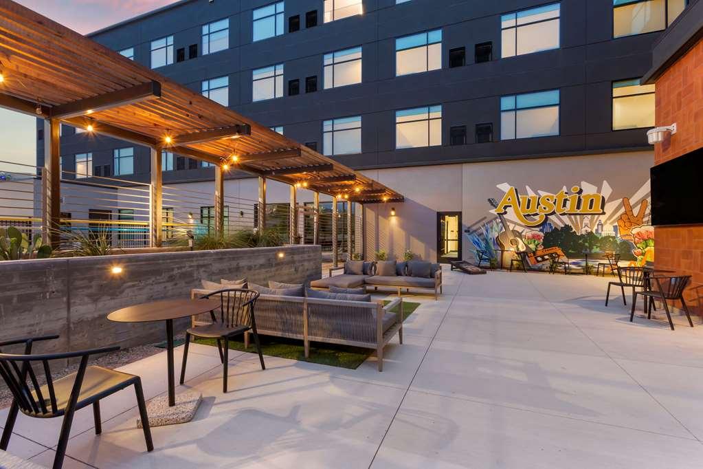 Cambria Hotel Austin Airport Удобства фото